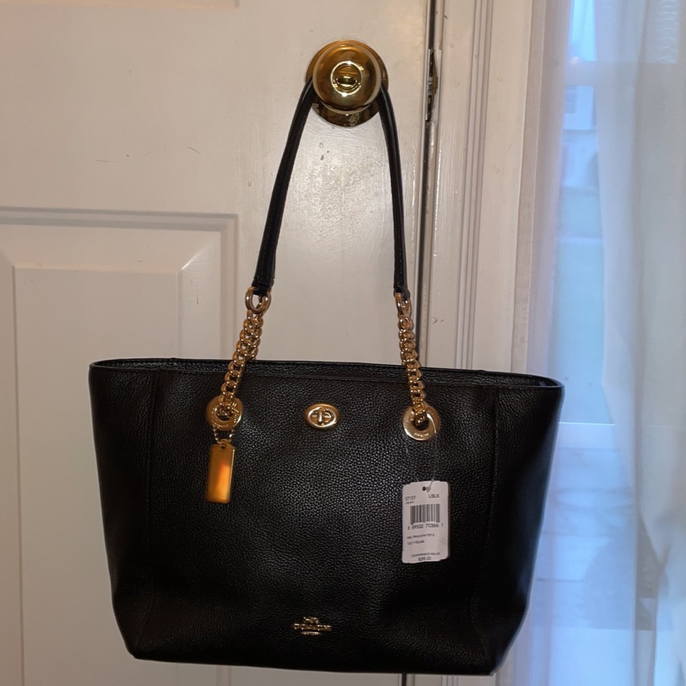 NWT COACH Black Turnlock Pebbled Leather Chain Tote